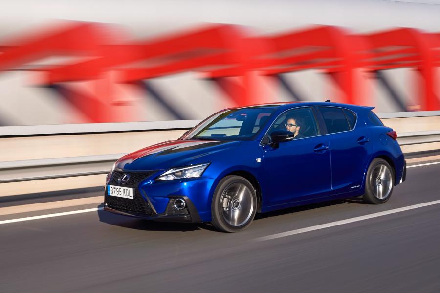  Lexus CT200h F-Sport 2017 года  (WW) (фото 7 из 25)